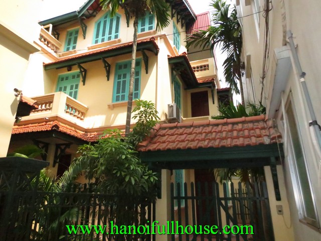 5 bedroom house in Ba Dinh dist for rent. Beautiful courtyard, terrace, full of natural light, very silent