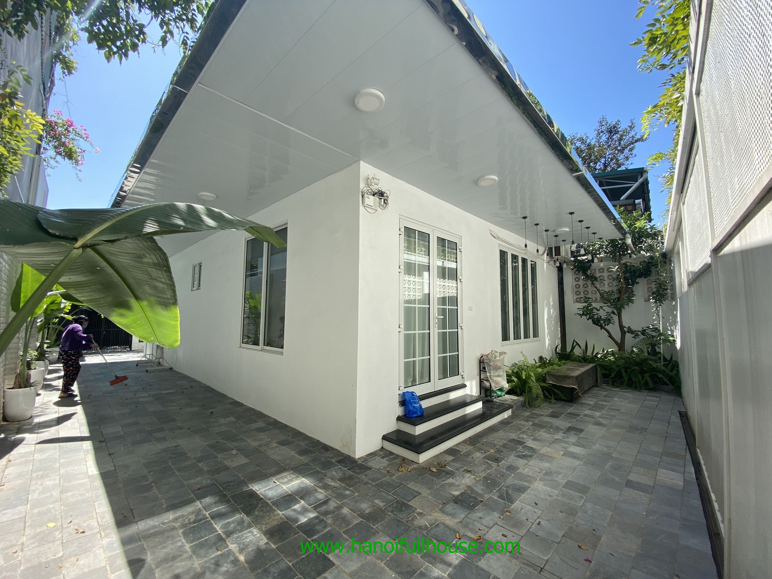 For rent. what is a beautiful garden house in Tay Ho! 1 storey, 2 BR fully furnished House
