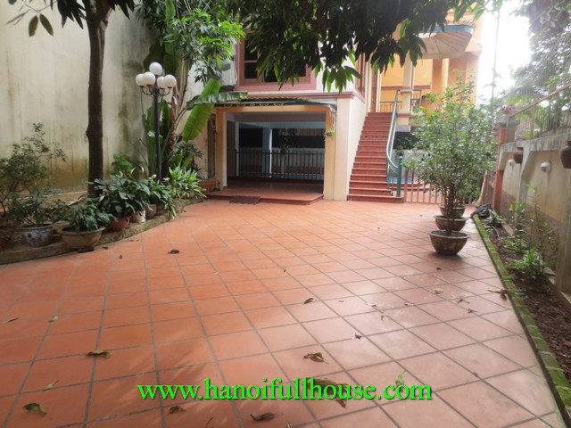 Amazing villa with swimming pool, garden, nearby West-lake Hanoi for lease