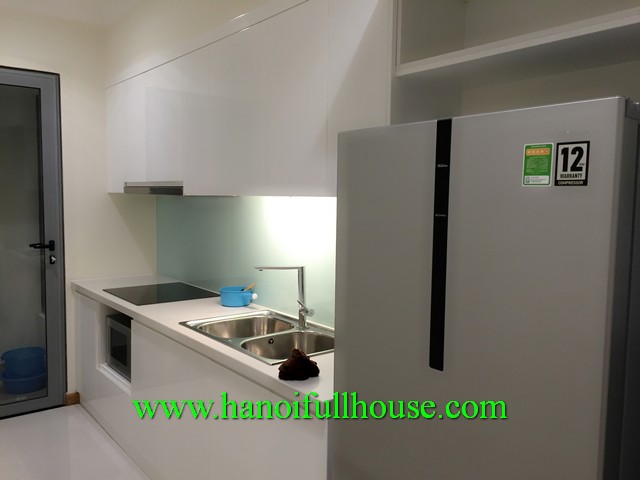 Look for a cheap two bedroom apartment in Vinhomes Nguyen Chi Thanh, Ha Noi