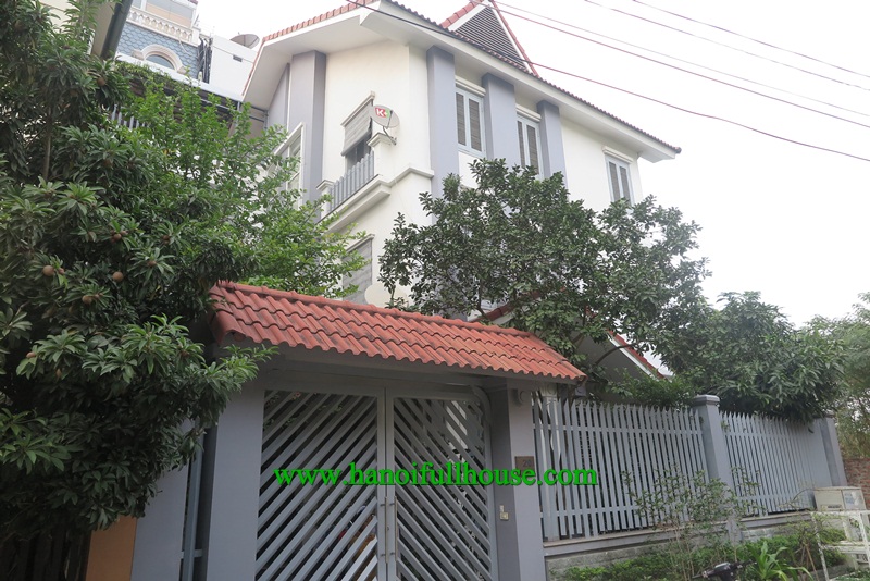 Amazing villa in Vuon Dao urban with 5 bedrooms, garden & yard, furnished for lease. 