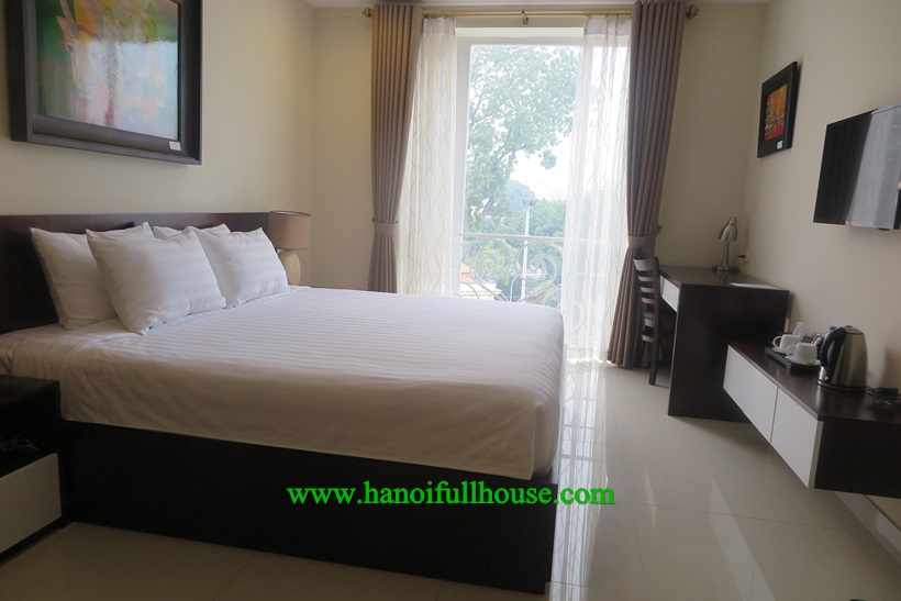 Căn hộ dịch vụ 4 ngủ đẹp, nhiều ánh sáng cho thuê ở đường Tôn Đức Thắng, quận Đống Đa, Hà Nội