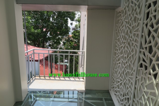 Very cheap one bedroom serviced apartment with balcony, furnished in Tay Ho, HN