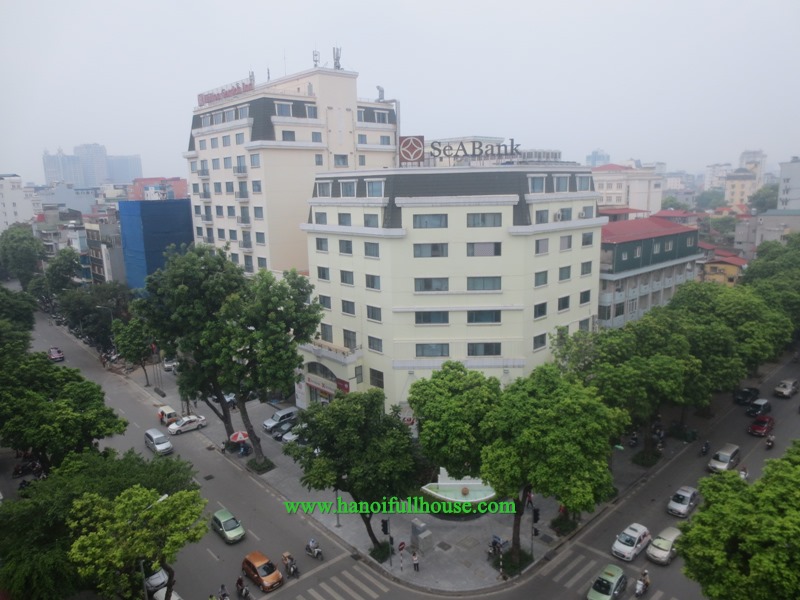 Cho thuê sàn văn phòng chuyên nghiệp, xây mới, vị trí lô góc ở trung tâm quận Hoàn Kiếm