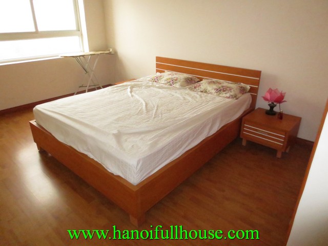 Beautiful cheap apartment with 2 bedrooms for rent in Hai Ba Trung dist, Ha Noi