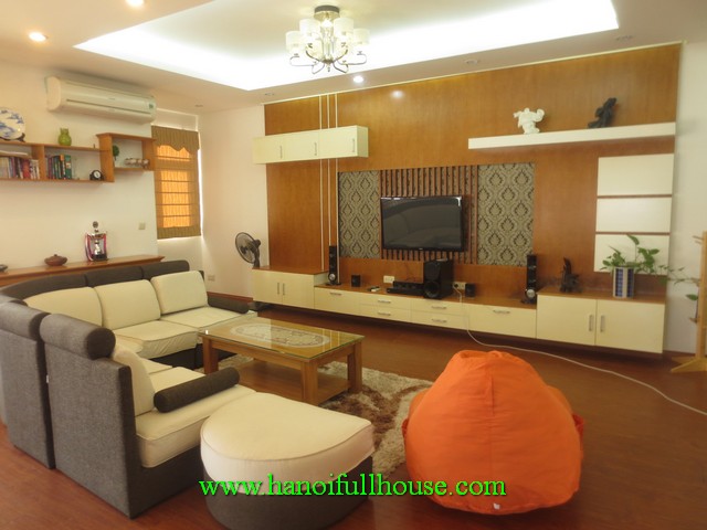 Big apartment with sized 191 sqm, 3 bedroom, 3 bathroom in Trung Yen Plaza for rent