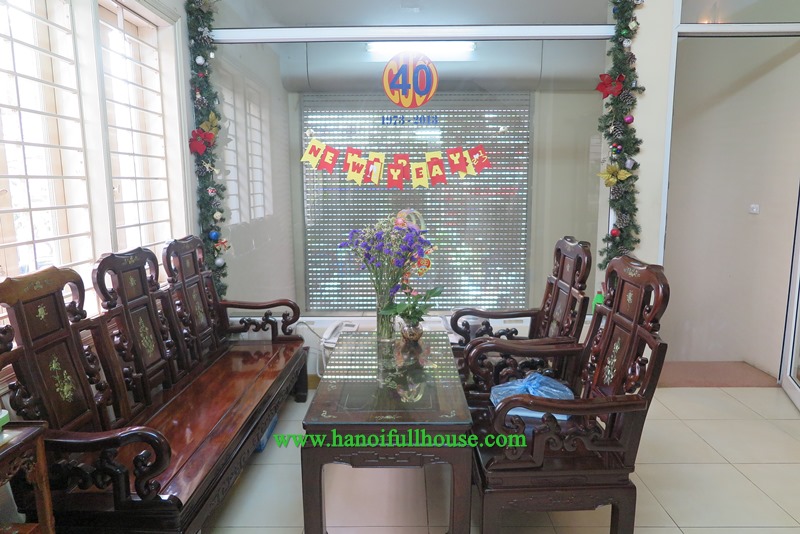 Căn nhà lô góc, 6 phòng ngủ hiện đại, sàn gỗ thông thoáng cho thuê tại trung tâm quận Cầu Giấy