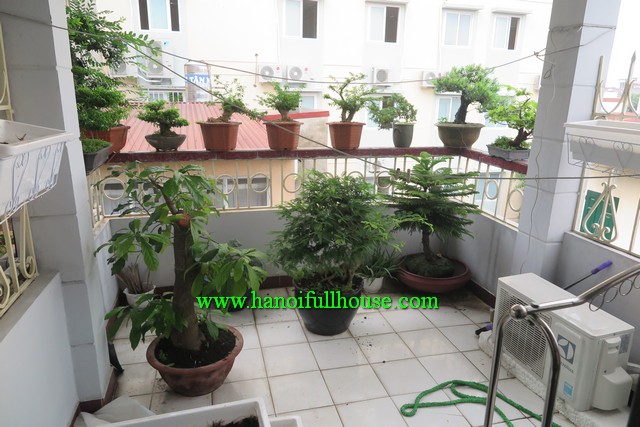 Look for a three bedroom house in Hoan Kiem, Ha Noi for rent