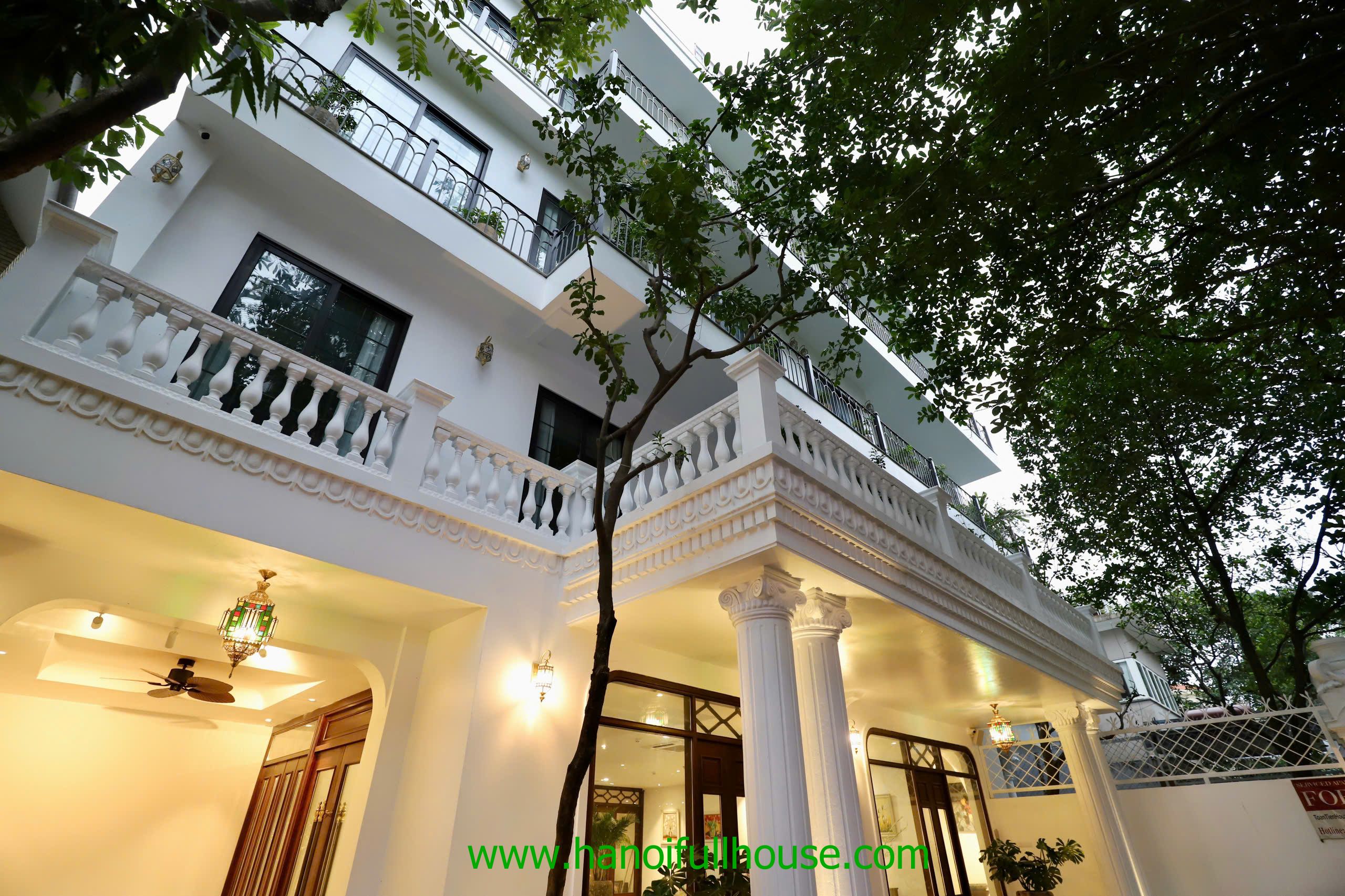 Modern apartment with 2 bedrooms in Tay Ho for rent