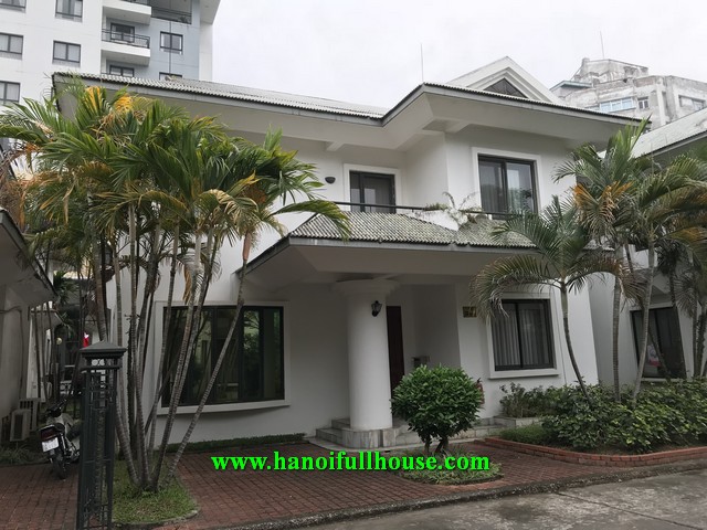 Nice garden villa on Thuy Khue street with 3 bedrooms, car acess for rent now.