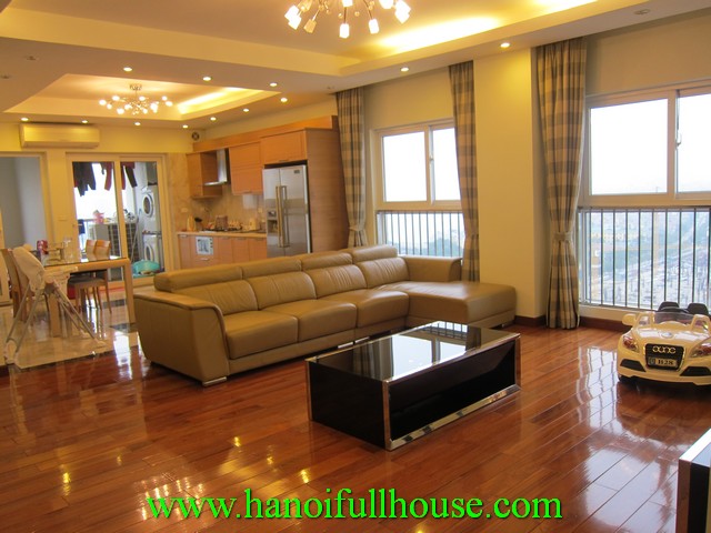 Cho thuê căn hộ chung cư cao cấp thiết kế đẹp ở quận Tây Hồ, Hà Nội