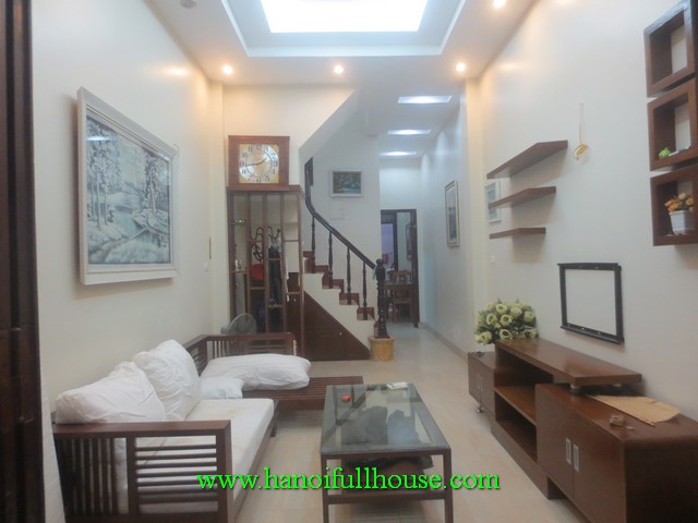Cheap house in Ba Dinh dist for rent. 3 bedroom house, furnished