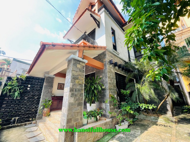 Western style house in West Lake-Tay Ho dist for lease. Nice garden & yard, car access