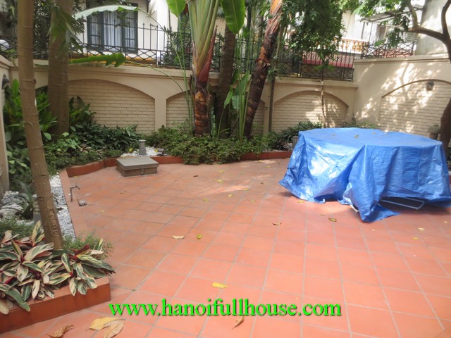 Big yard & garden villa in Westlake-Tay Ho for rent