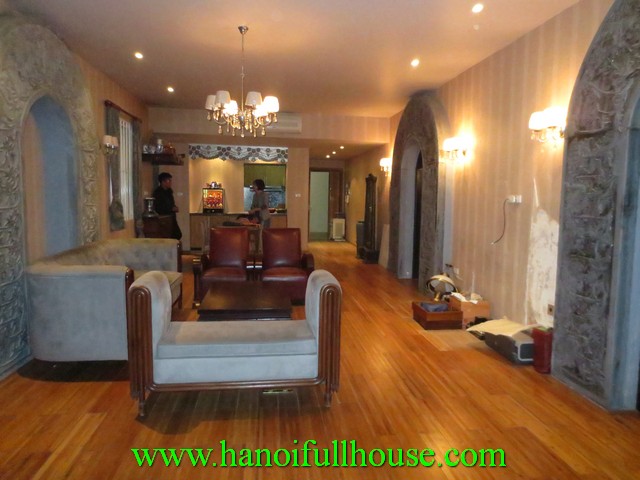 Beautiful apartment with 3 bedrooms for rent in Ngoc Khanh street, Ba Dinh dist, Ha Noi