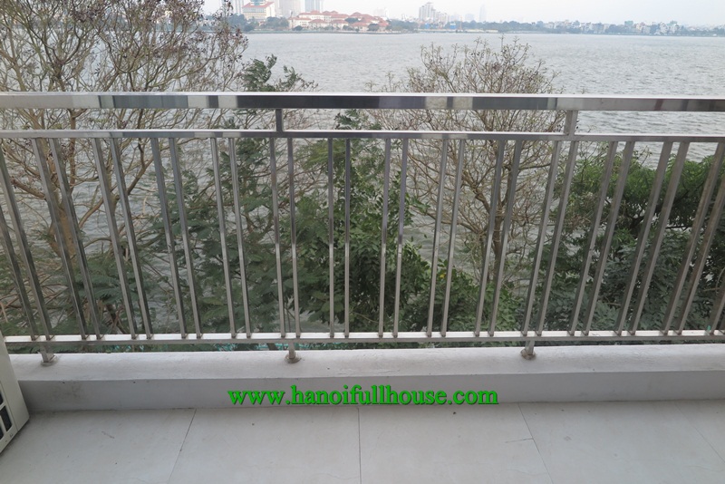 Beautiful apartment, facing West lake, garage, elevator, 1 bedroom for rent.