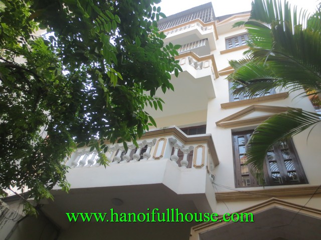 4 bedroom house with a nice court-yard in Ba Dinh dist, Ha Noi