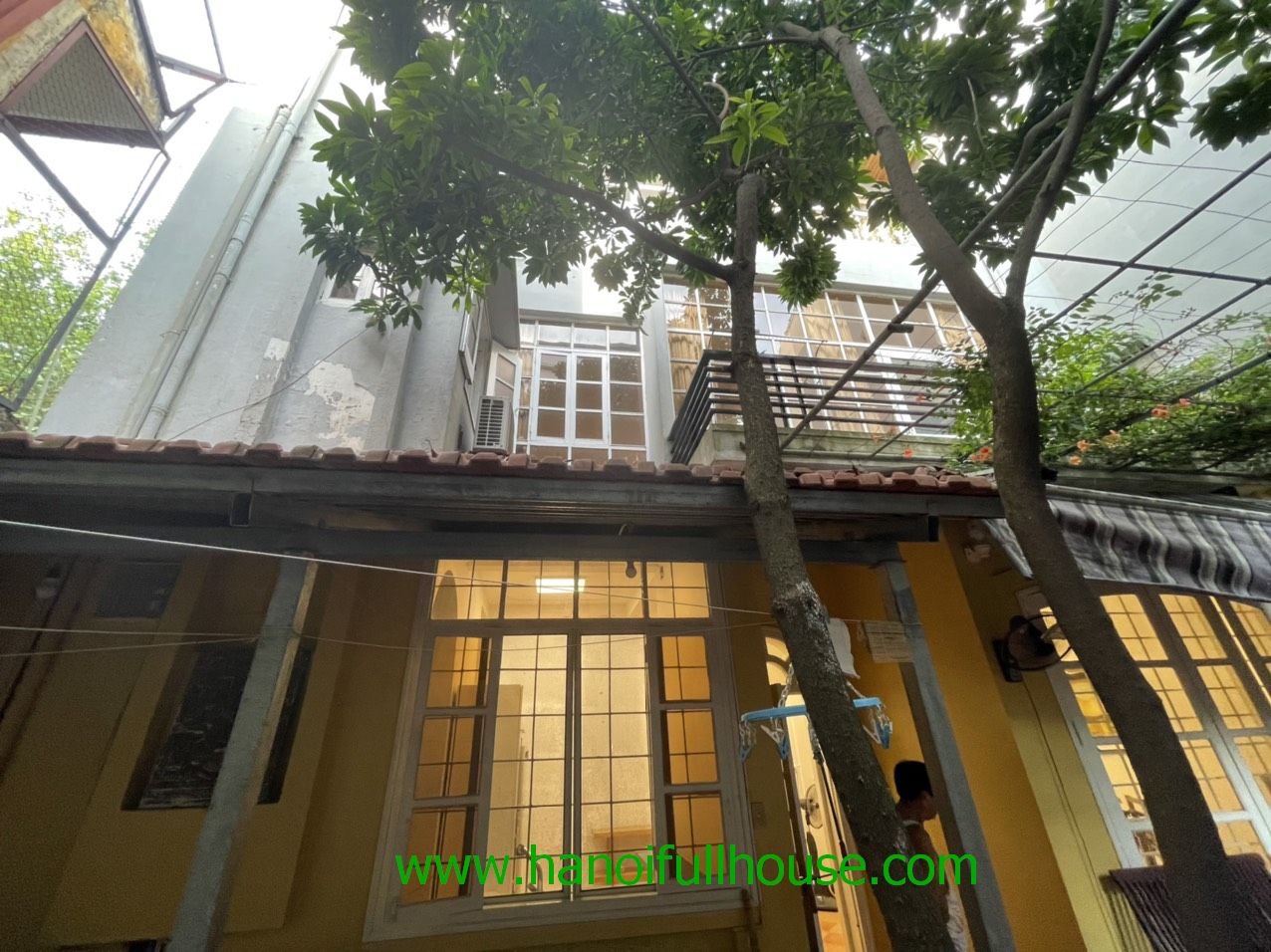 4 Bedroom house with yard garden in Tay Ho dist to rent