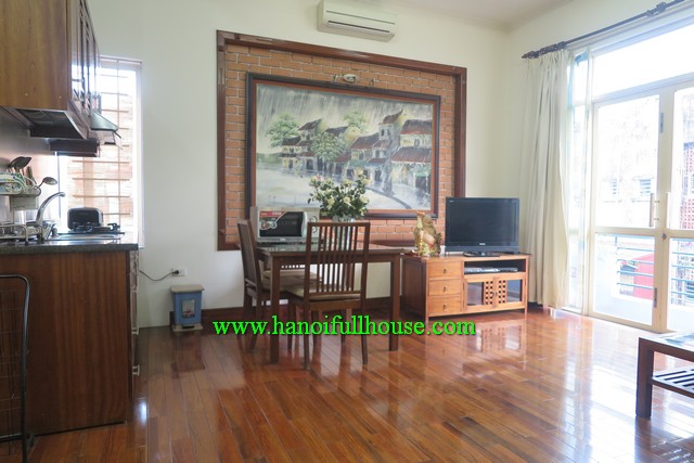 Cheap serviced apartment 01 bedroom, balcony, hard wooden floor, near Thu Le zoo