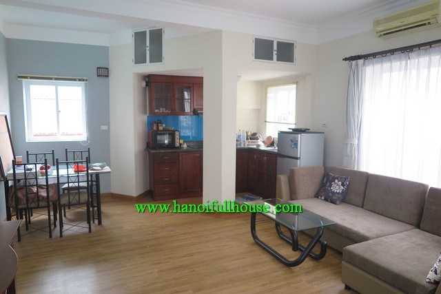 Hoan Kiem- One bedroom apartment in a nice building with elevator, balcony and nearby supermarket