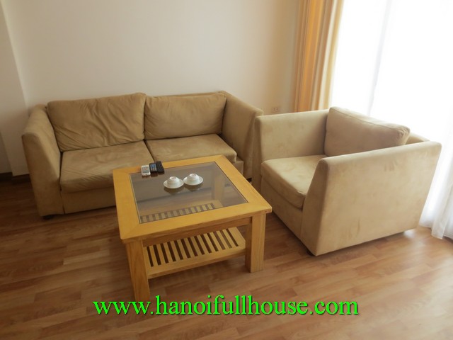 Cheap serviced apartment in Hoan Kiem dist. 2 bedrooms, lift, quiet