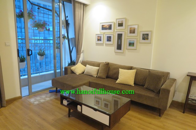 Vincom Nguyen Chi Thanh- luxury apartment 02 bedroom, furnished to rent