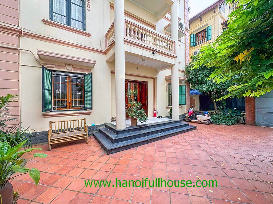 Large garden Villa with 4 bedrooms on To Ngoc Van str