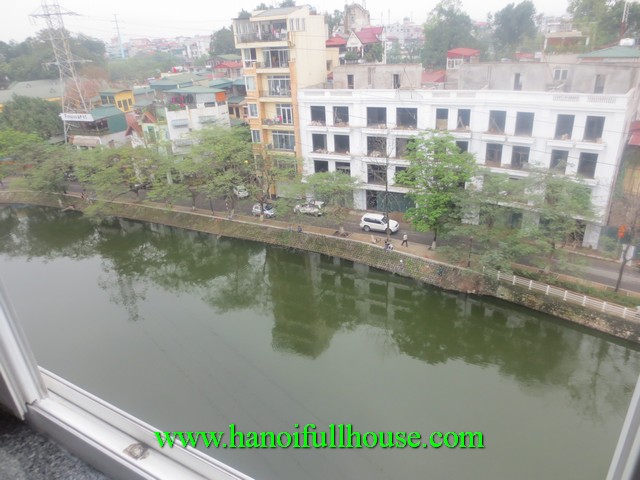 Duplex apartment in Truc Bach Lake area, Ba Dinh dist for rent. 