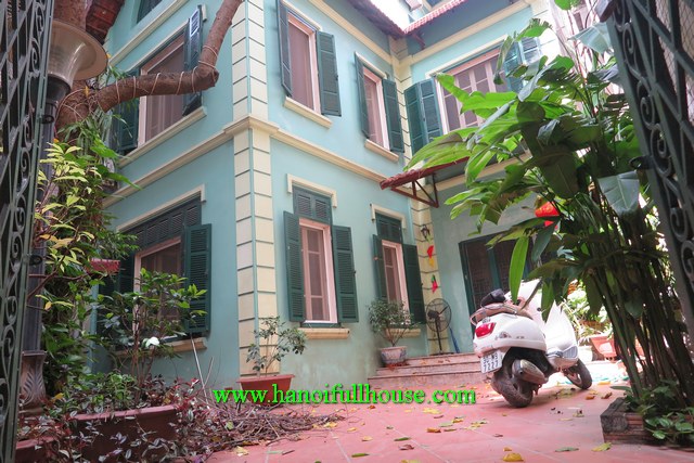 A courtyard house for rent in Ba Dinh. 4 bedrooms, fully furnished, European style