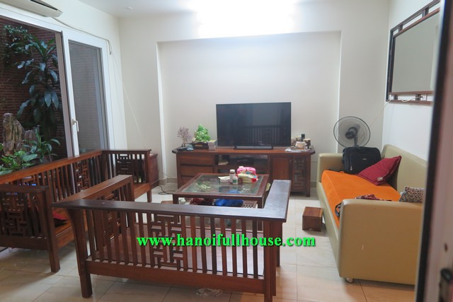 Nice house with a lot of light, quiet and nearby West Lake for rent now