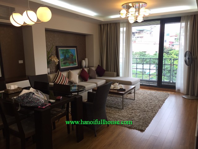 Rental 2 bedroom luxury serviced apartment in Truch Bach lake, Ba Dinh dist, Ha Noi. 