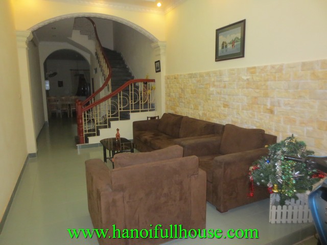 Cheap house for rent in Ba Dinh dist. 4 bedrooms, fully furnished, quiet