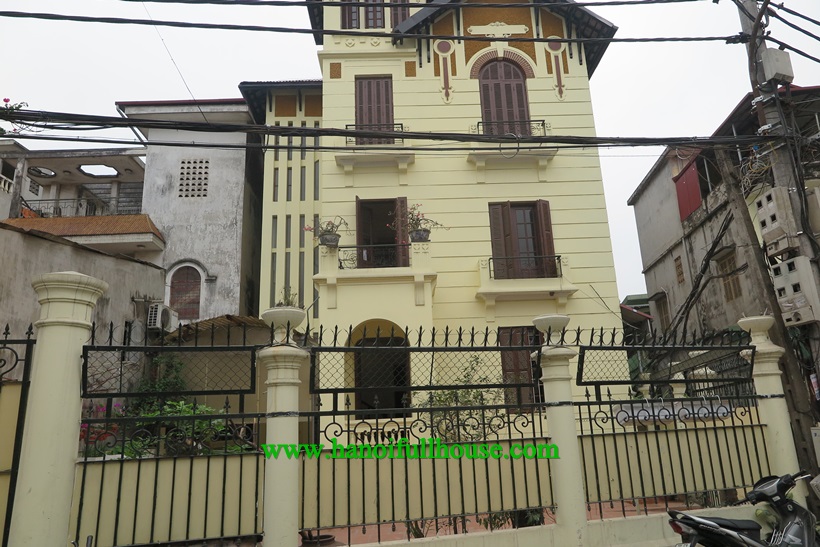  French style villa for rent in Tay Ho, 250 m2 suitable for office, kindergarten