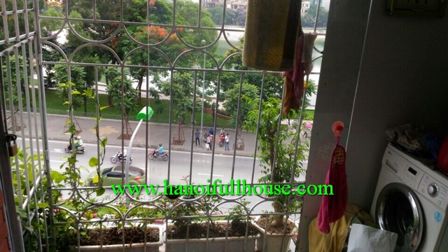 2 bedroom apartment with Ngoc Khanh lake view for rent now