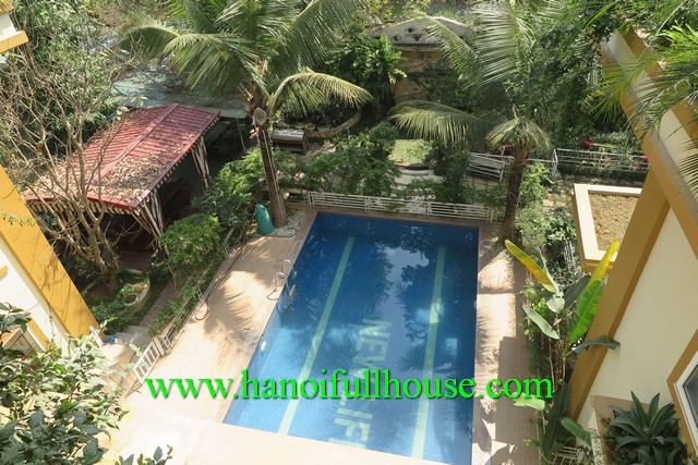 Villa with golf course, swimming pool outdoor, garden, mountain view, furnished