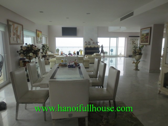 Triplex luxury apartment, 4 bedroom, 4 bathroom, furnished in Golden West Lake building