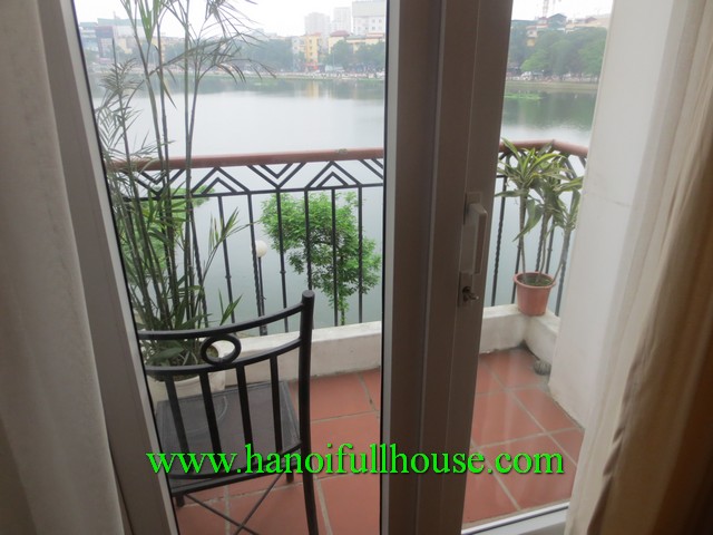 Ba Dinh serviced apartment with 2 bedroom in Ngoc Khanh lake for rent