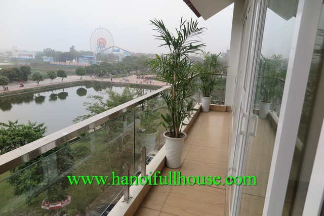 Find a lake view serviced apartment in West Lake, Tay Ho, Ha Noi for rent
