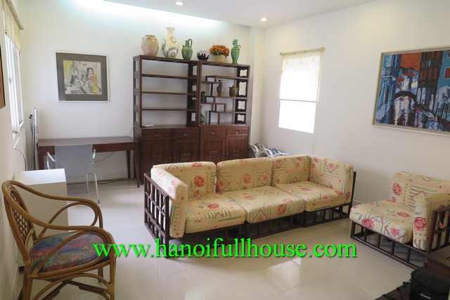 Look for one bedroom apartment in Hoan Kiem, HN. Balcony, bright and safe location