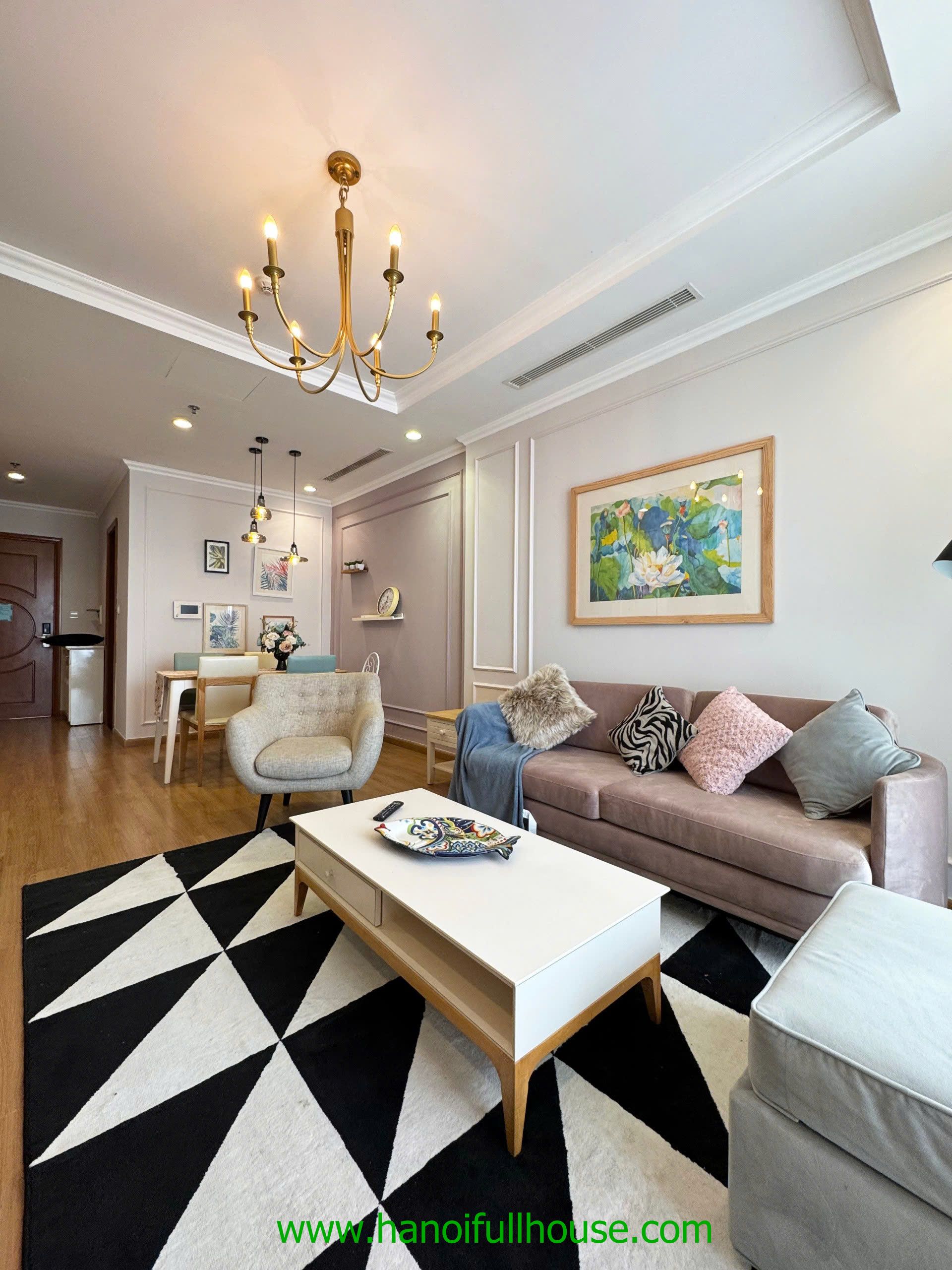 Beautiful apartment with 2 bedrooms in Vinhomes Nguyen Chi Thanh for lease