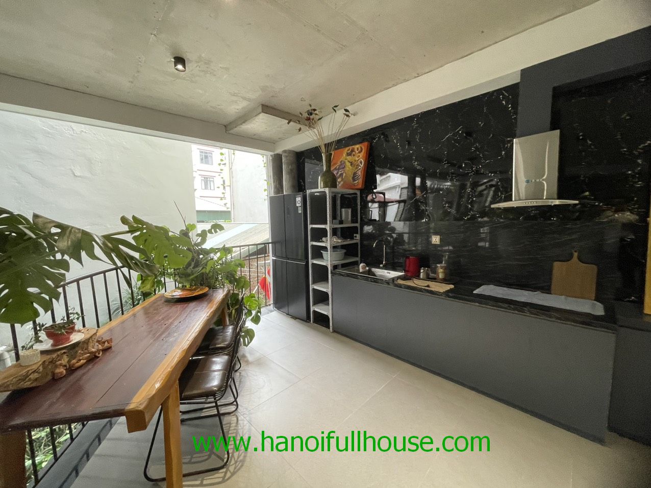 Lovely 1 bedroom apartment on Au Co street with lots of light for rent