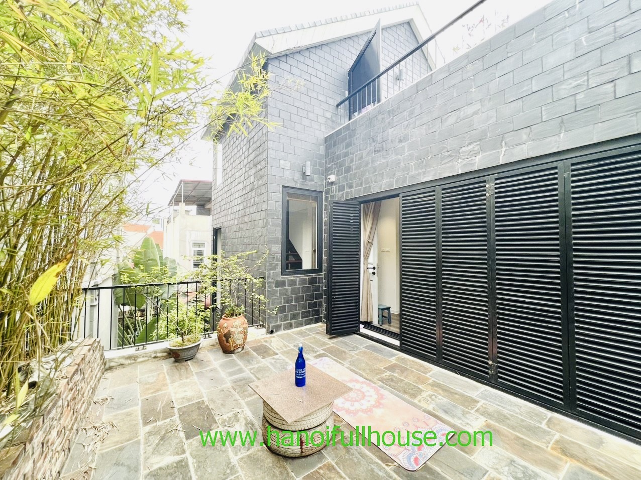 An amazing villa on Ngoc Thuy street with large garden and yard for rent.