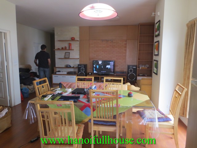 Cheap apartment for rent in Tay Ho dist, Ha Noi. Fully furnished, 3 bedrooms