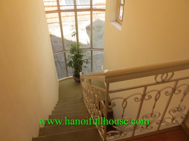 03 bedroom serviced apartment with courtyard, balcony and cheap price