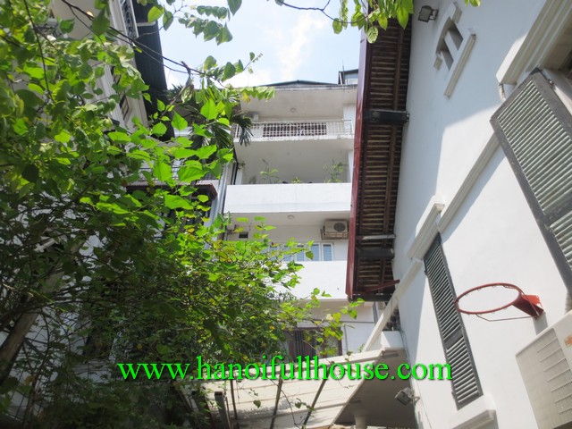Căn hộ dịch vụ giá rẻ cho thuê quận Hoàn Kiếm, HN. Căn hộ 1 phòng ngủ