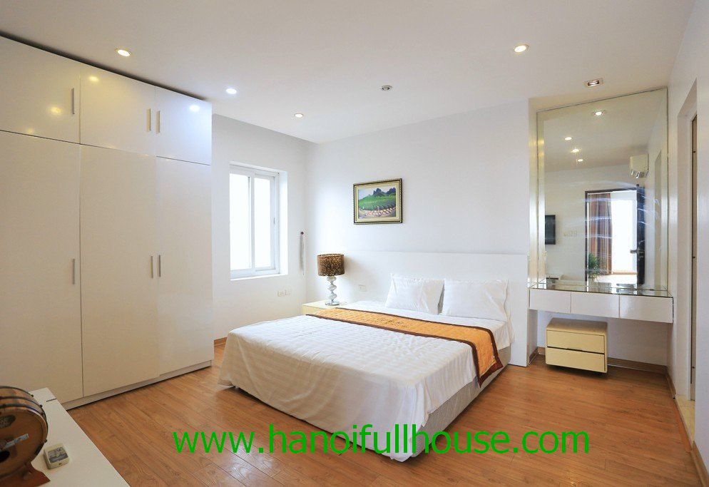 Bright and modern apartment with 2 bedrooms on To Ngoc Van str