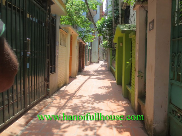 4 bedroom cheap house in Kim Ma street, Ba Dinh dist for lease