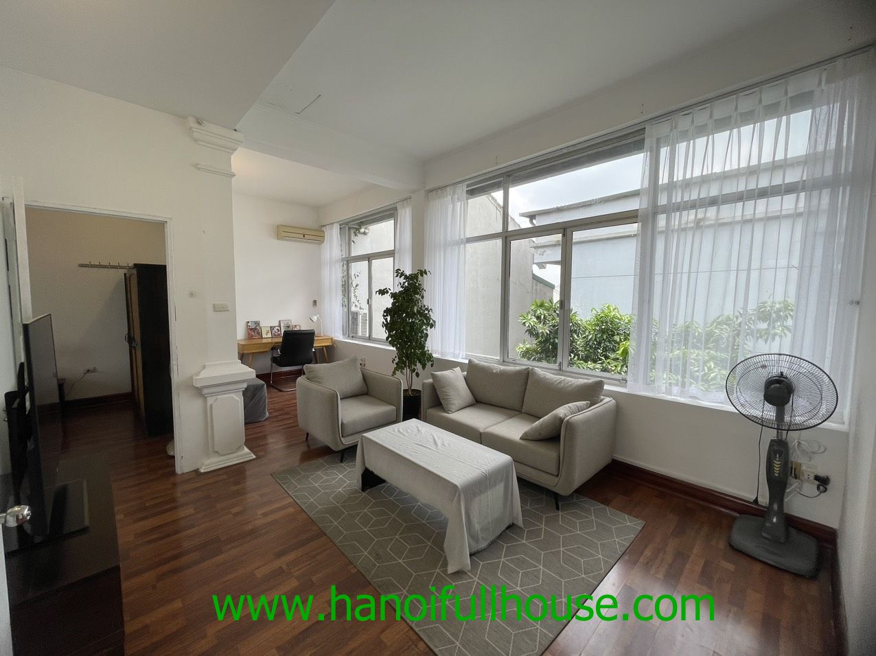 4 Bedroom house with beautiful yard in Tay Ho dist to rent, close to Westlake