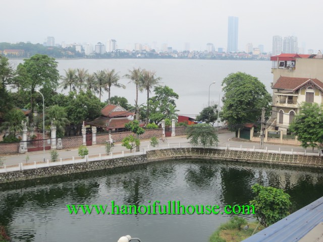 Nhà 4 phòng ngủ, đủ tiện nghi ở Làng Yên Phụ, Quận Tây Hồ cho thuê