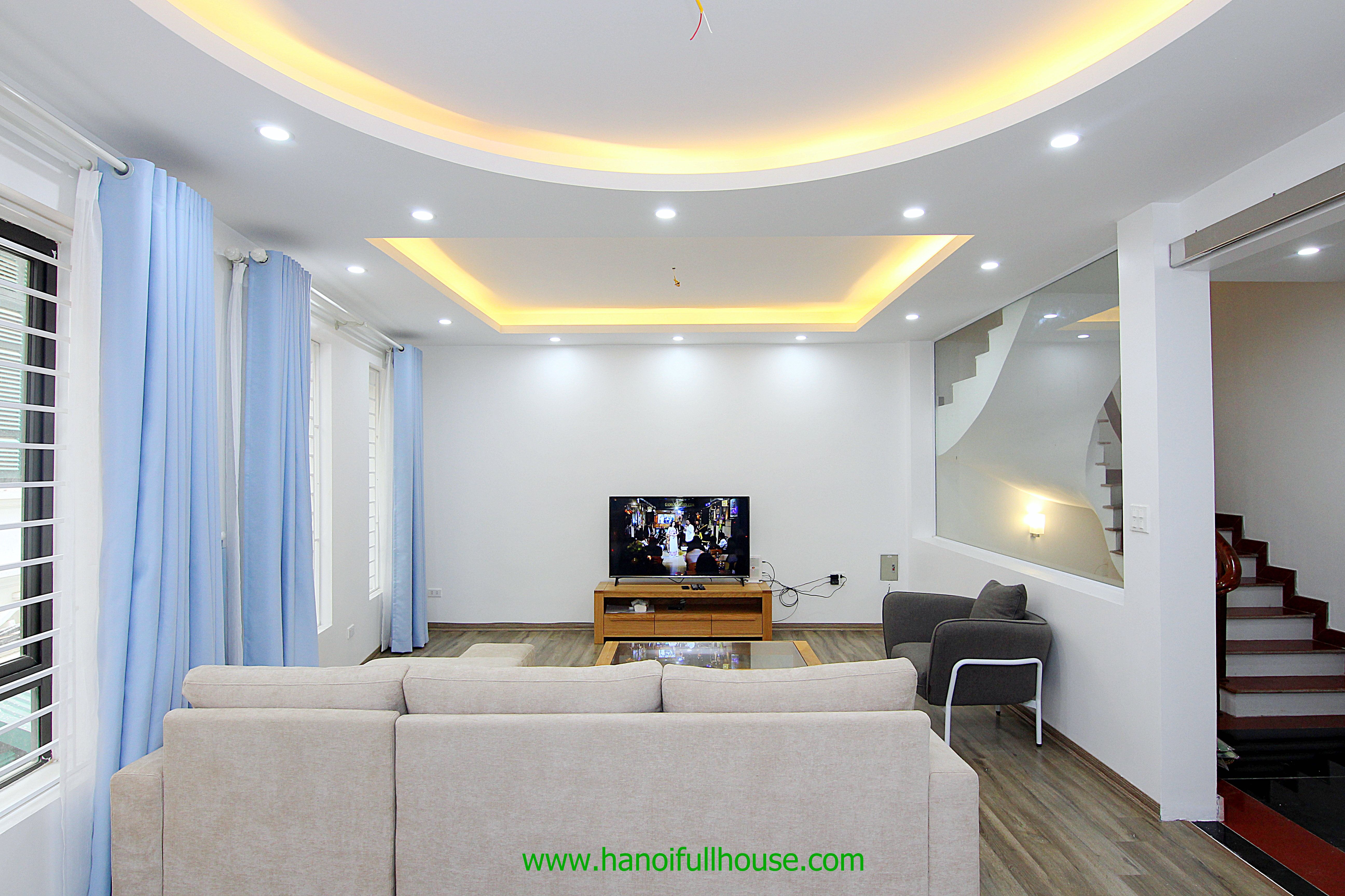 Tay Ho offer a house with 6 BRS, fully furnished, large rooftop